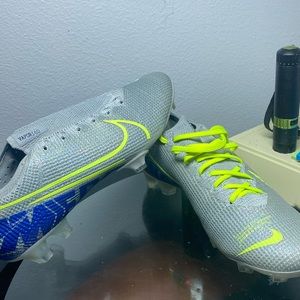 Nike mercurial vapor 360 low cuts size 8.5